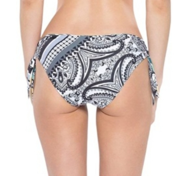 NWT Women’s Becca Reversible Swimsuit Bottom Only size Small - Picture 4 of 13